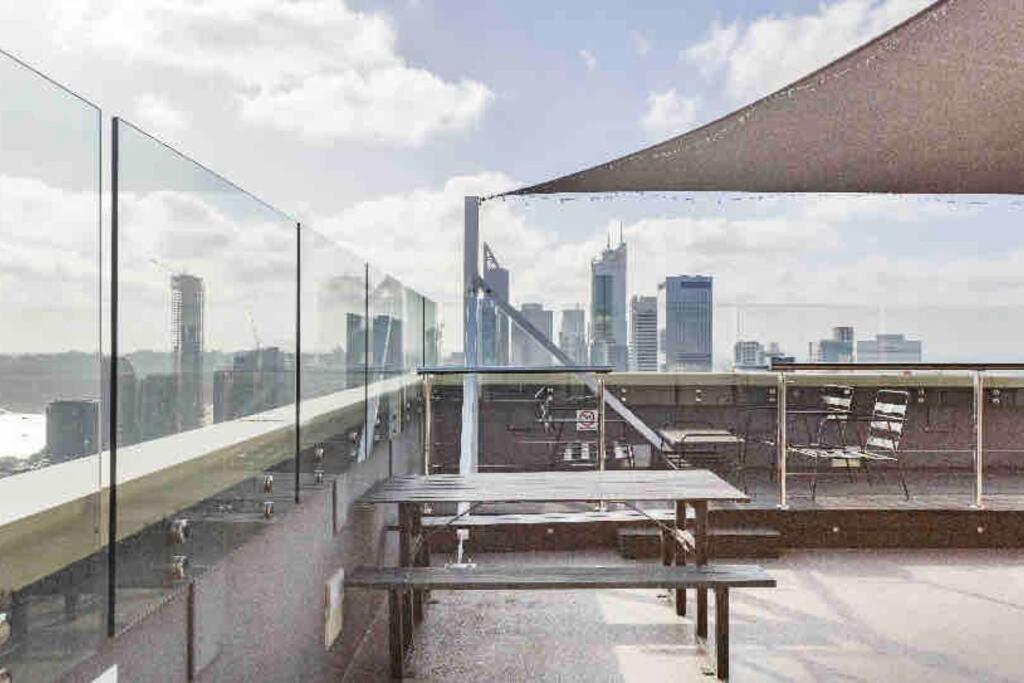In The City Perth 1B1B Pool And Nice View Zewnętrze zdjęcie